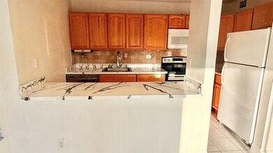 505 S Pine Island Rd, Unit 302B in Plantation, FL - Building Photo - Building Photo