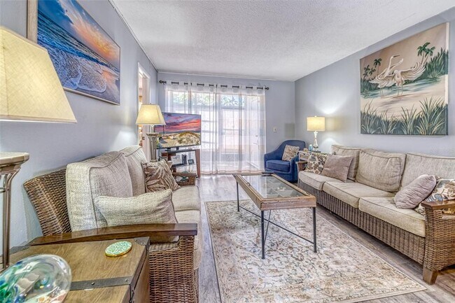 13714 Mission Oaks Blvd in Seminole, FL - Building Photo - Building Photo