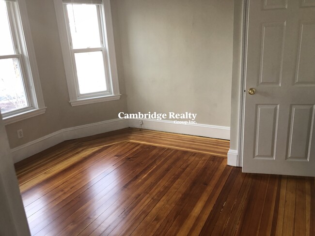 10 Cambridge Ter, Unit 2