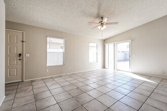 4713 W Menadota Dr in Glendale, AZ - Building Photo - Building Photo