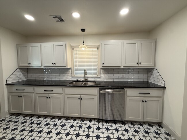 1802 W 6th Ave in Stillwater, OK - Building Photo - Building Photo