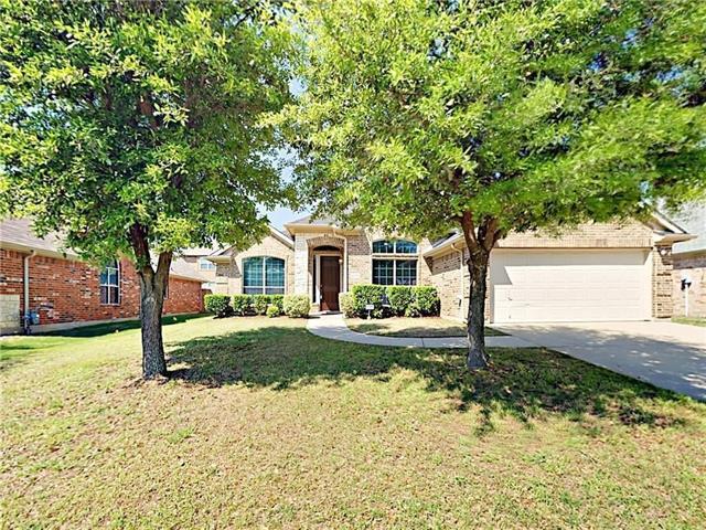4935 Screech Owl Ln in Grand Prairie, TX - Building Photo