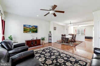 43543 Heritage Gap Terrace in Chantilly, VA - Building Photo - Building Photo