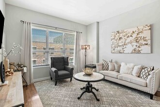 1175 W Madison St in Chicago, IL - Building Photo - Building Photo
