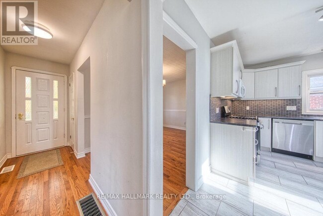 31 Glen Muir Dr in Toronto, ON - Building Photo - Building Photo