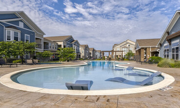Alinium at Zionsville in Zionsville, IN - Building Photo - Building Photo