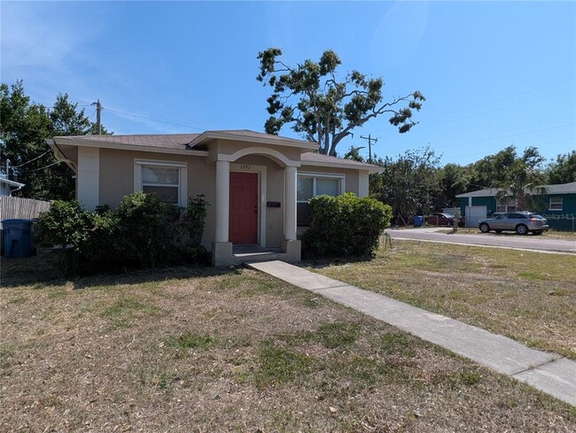 2492 15th Ave S in St. Petersburg, FL - Building Photo - Building Photo