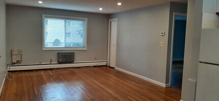 63 Lionel Ave, Unit C in Waltham, MA - Foto de edificio - Building Photo