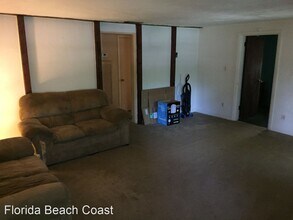 375 Lowndes Ave in Ormond Beach, FL - Foto de edificio - Building Photo