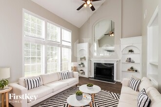 1455 Chamirey Dr SW in Marietta, GA - Foto de edificio - Building Photo