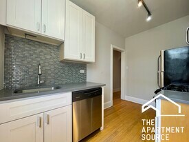 2315 N Rockwell St, Unit A3 in Chicago, IL - Building Photo