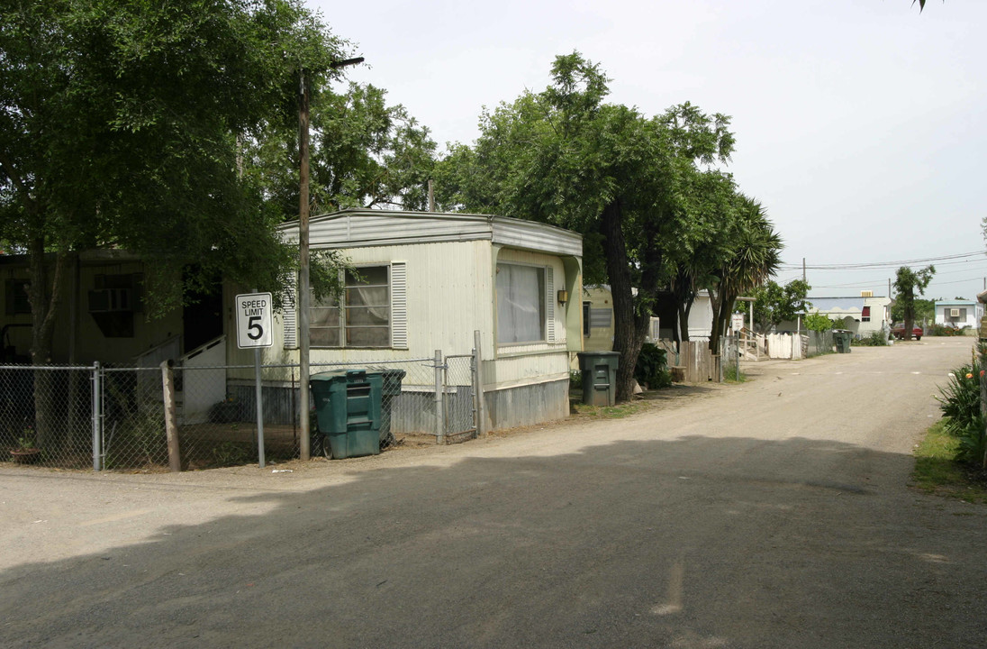 Shady Rest Mobile Home Park in Stockton, CA - Building Photo