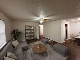 4639 Williams Rd in Benbrook, TX - Building Photo