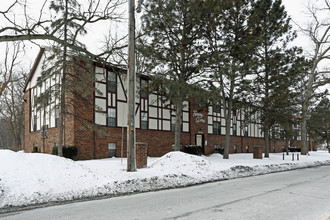 Laskey Arms in Toledo, OH - Building Photo - Building Photo