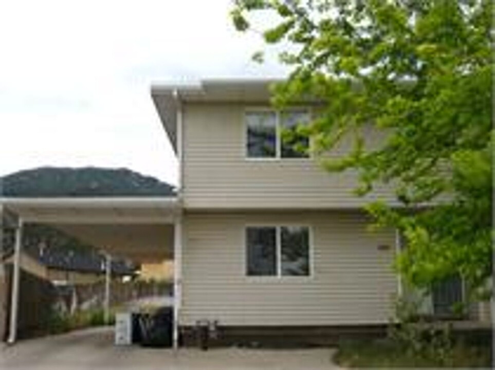 1227 Pinecone Dr in Cedar City, UT - Building Photo