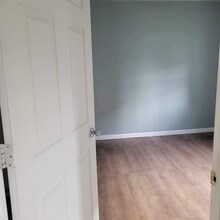 124 1/2 Maple St-Unit -5 in Smithers, WV - Building Photo - Building Photo