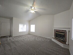 2020 W Pebblestone St in Meridian, ID - Building Photo - Building Photo