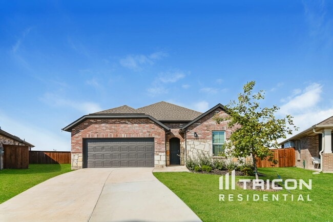 property at 8101 Howell Oak Dr