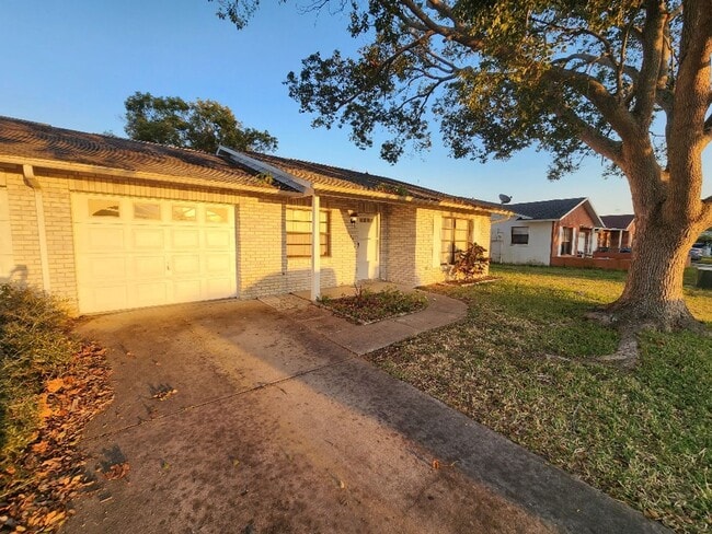 309 Sea Hawk Ct in Edgewater, FL - Building Photo - Building Photo