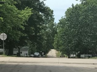 1001 Pine St in Bismarck, MO - Building Photo - Building Photo