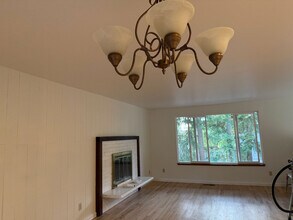 18510 3rd Pl NW in Shoreline, WA - Foto de edificio - Building Photo