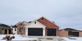 4482 W 250 N in Cedar City, UT - Building Photo