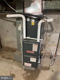 207 E Cambria St photo'