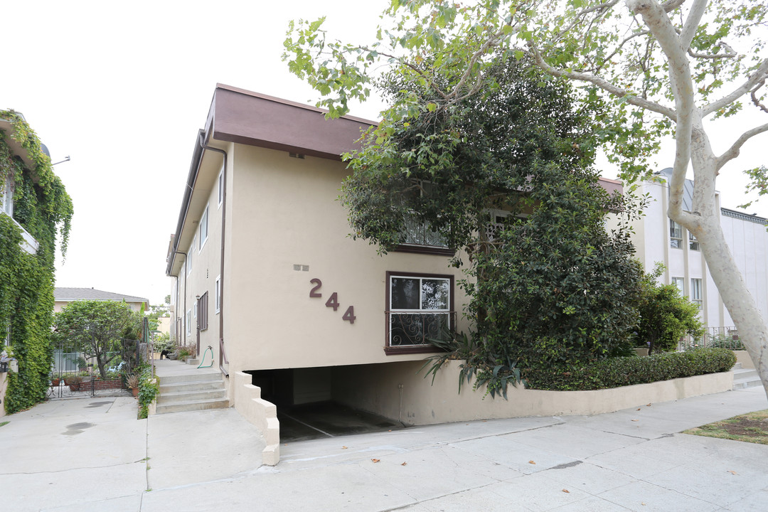 244 S Rexford Dr in Beverly Hills, CA - Building Photo