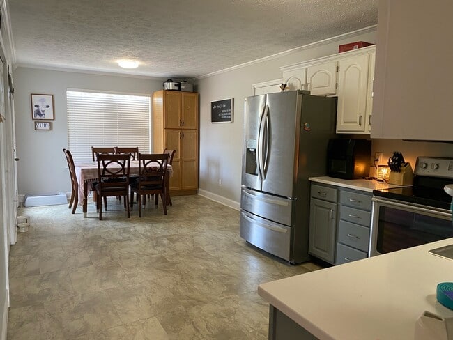 122 Bluff View Dr in Ringgold, GA - Building Photo - Building Photo