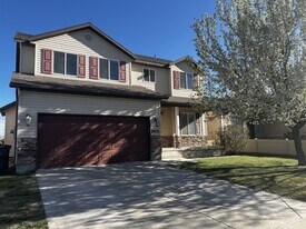 2431 Ox Yoke Dr in Eagle Mountain, UT - Building Photo