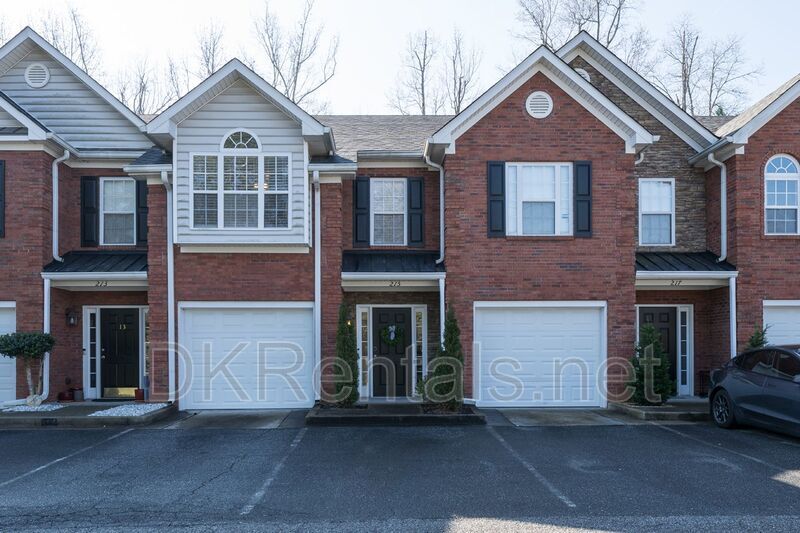 215 Morris Ln in Woodstock, GA - Building Photo