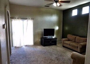 1800 Broad Stripes Way in Roseville, CA - Building Photo - Building Photo