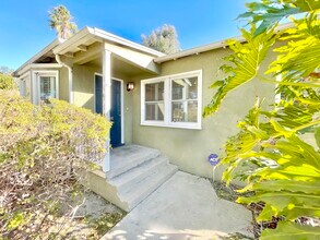 11914 Ocean Park Blvd, Unit 11914 in Los Angeles, CA - Foto de edificio - Building Photo