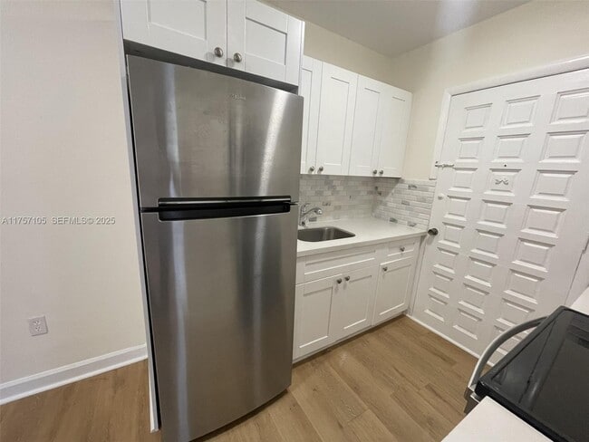 218 Santillane Ave in Coral Gables, FL - Building Photo - Building Photo