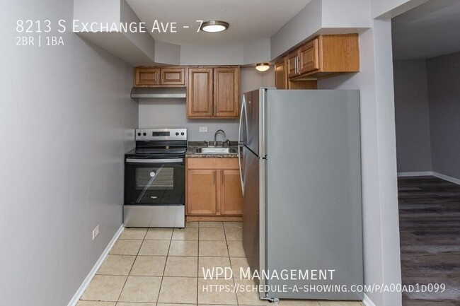 8213 S Exchange Ave in Chicago, IL - Building Photo - Building Photo