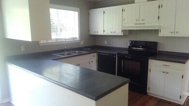 105 Azalea Ave in Deridder, LA - Building Photo - Building Photo
