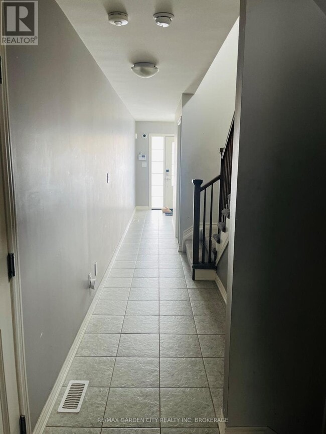 79 Heron St in Welland, ON - Building Photo - Building Photo