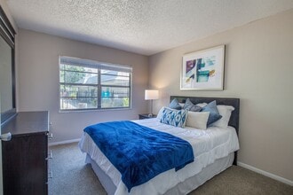 Grove at Temple Terrace in Tampa, FL - Foto de edificio - Building Photo