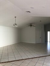 8390 NW 188th Terrace in Hialeah, FL - Building Photo - Building Photo