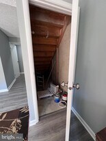 307 Brethour Ct in Sterling, VA - Building Photo