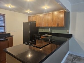 3401 N Country Club Dr in Aventura, FL - Building Photo - Building Photo