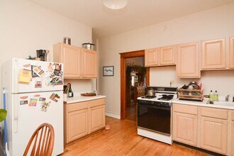819 N Campbell Ave, Unit 1 in Chicago, IL - Building Photo - Building Photo