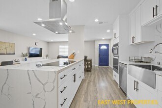 6942 Santa Rita Ave in Garden Grove, CA - Building Photo - Building Photo