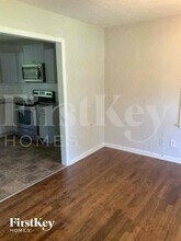 2700 Flintlock Ln SW in Marietta, GA - Foto de edificio - Building Photo