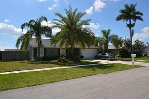1379 Pinetta Cir in Wellington, FL - Building Photo