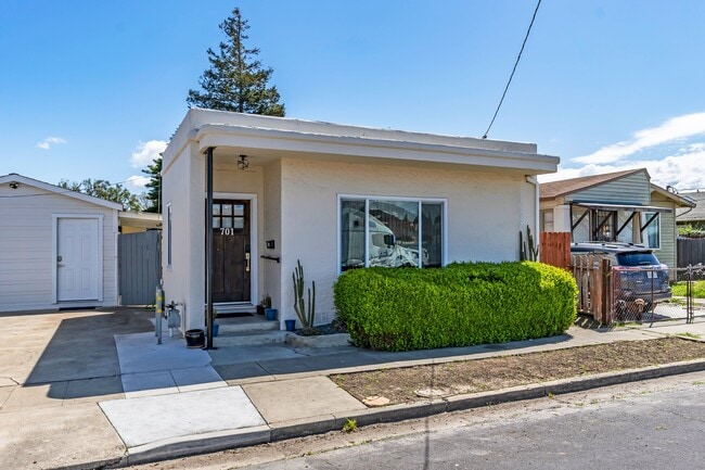 701 Railroad Ave, Unit A