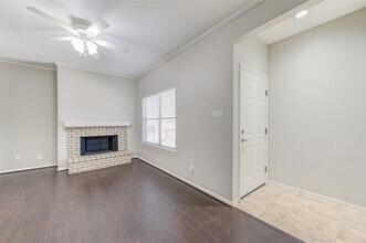726 Bering Dr in Houston, TX - Building Photo - Building Photo