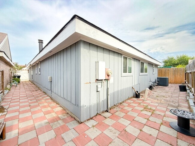 property at 6506 Briar Glade Dr