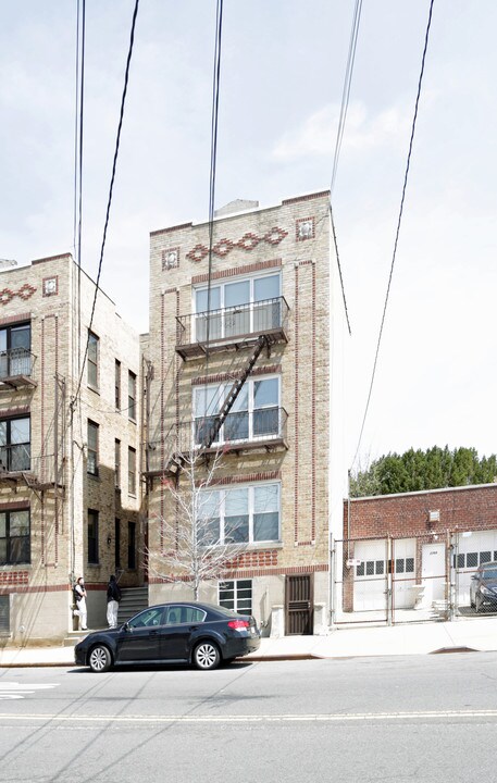 2770 Williamsbridge in Bronx, NY - Building Photo