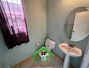 3557 Mamie Jennings Way in Sacramento, CA - Building Photo - Building Photo